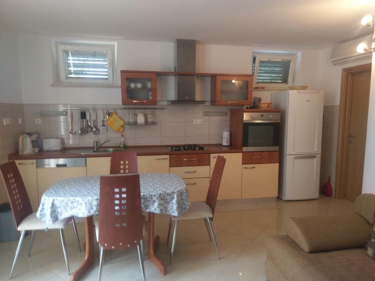 Apartment Lucija Бетина Экстерьер фото